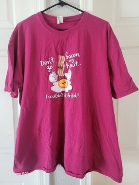 Women's Short Sleeve Graphic Tee - Raspberry Pink Bacon & Egg Design